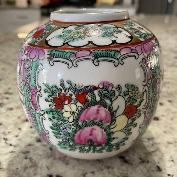 Vintage Hand Painted Chinese Enameled Vase Ginger Jar Asian Mid century Pottery - Picture 3 of 6